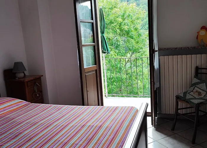 A Апартаменты *